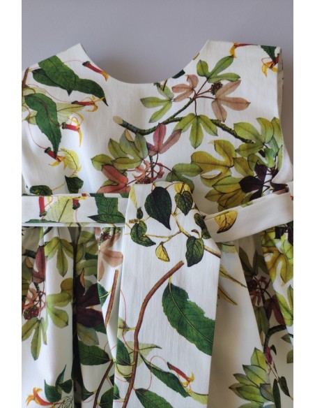 VESTIDO NIÑA SIN MANGAS ESTAMPADO BOTÁNICO DE VILLALOBOS.