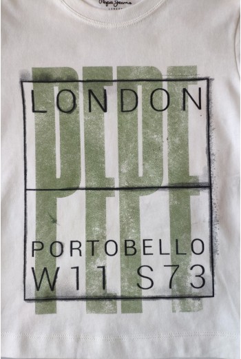 CAMISETA NIÑO EN COLOR CRUDO CON LOGO VERDE DE PEPE JEANS. 2
