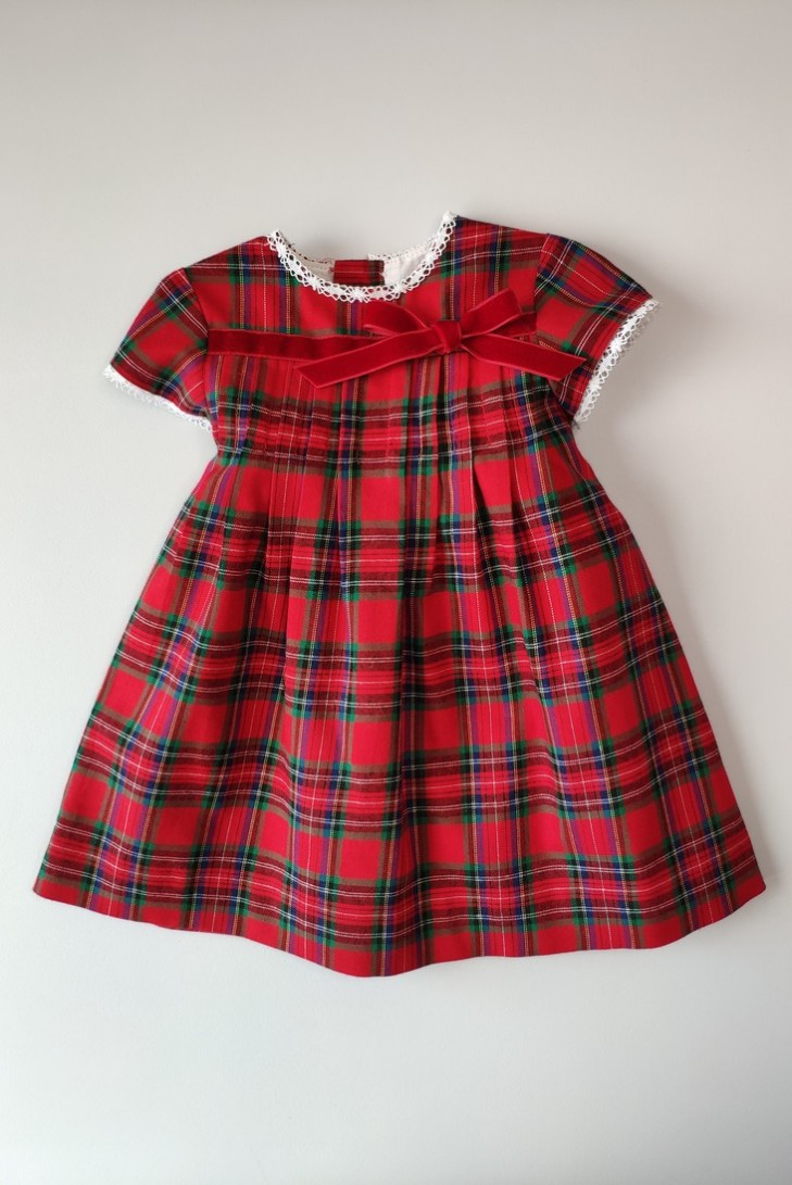 Vestido cuadros rojo jaretas de VILLALOBOS. Invierno 2019