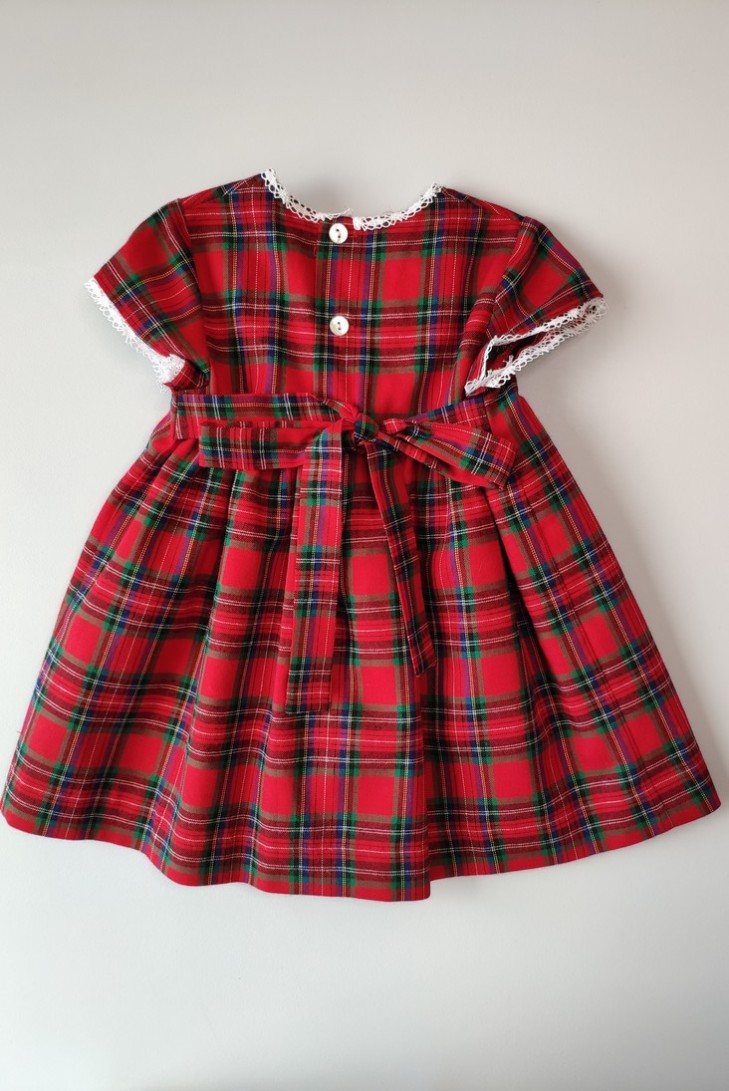 Vestido cuadros rojo jaretas de VILLALOBOS. Invierno 2019