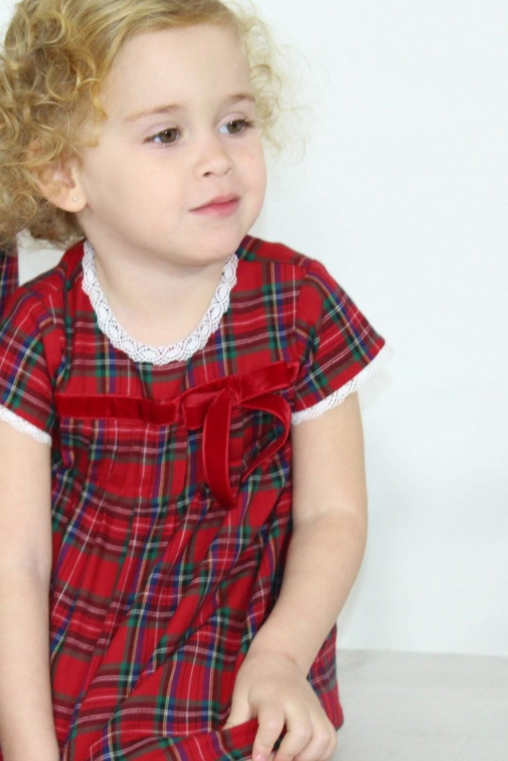 Vestido cuadros rojo jaretas de VILLALOBOS. Invierno 2019