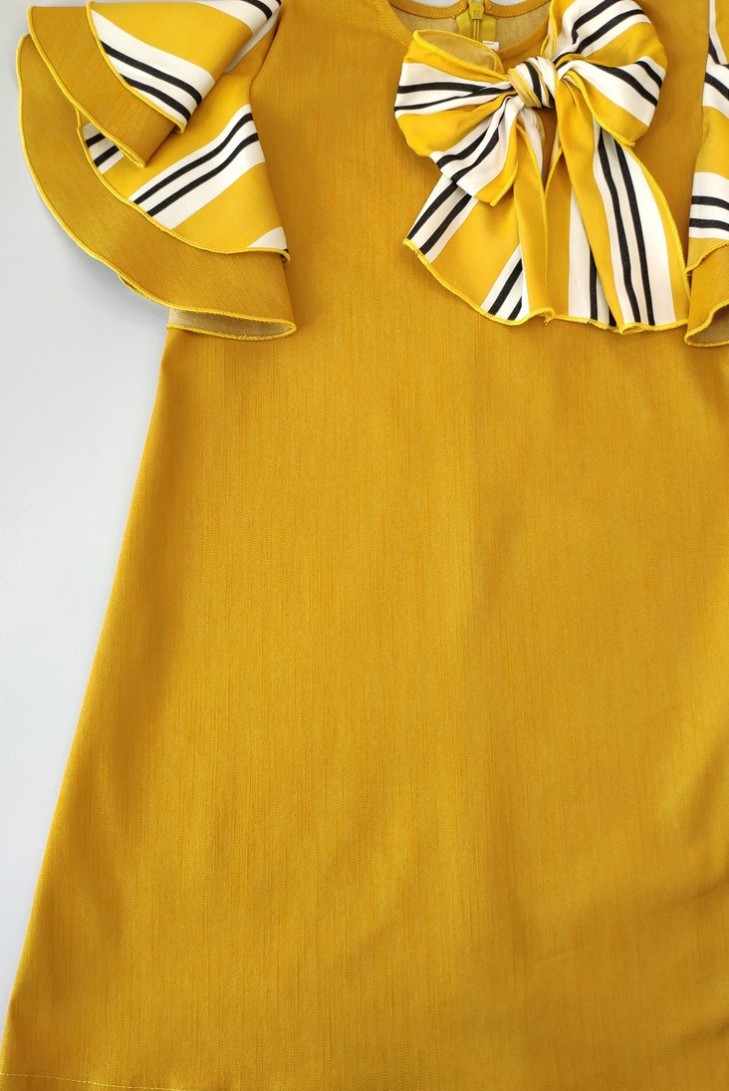 Vestido liso colección Bee. Primavera 2020.