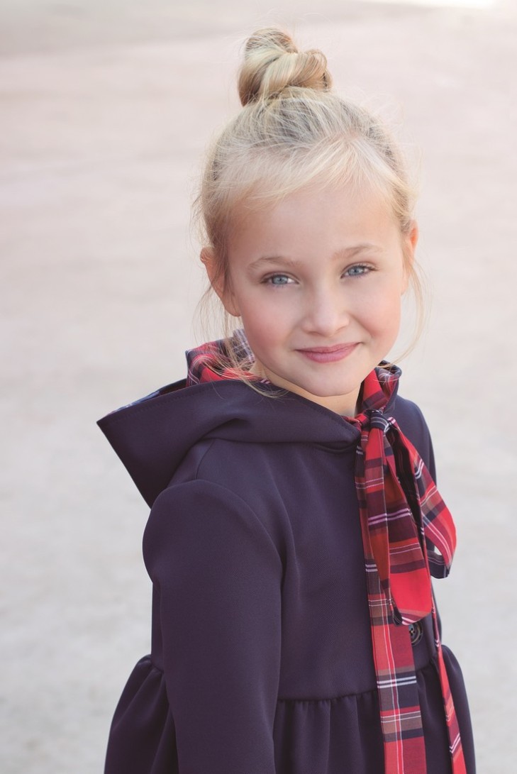 VESTIDO CON CAPUCHA, SCOTISH. INVIERNO 20