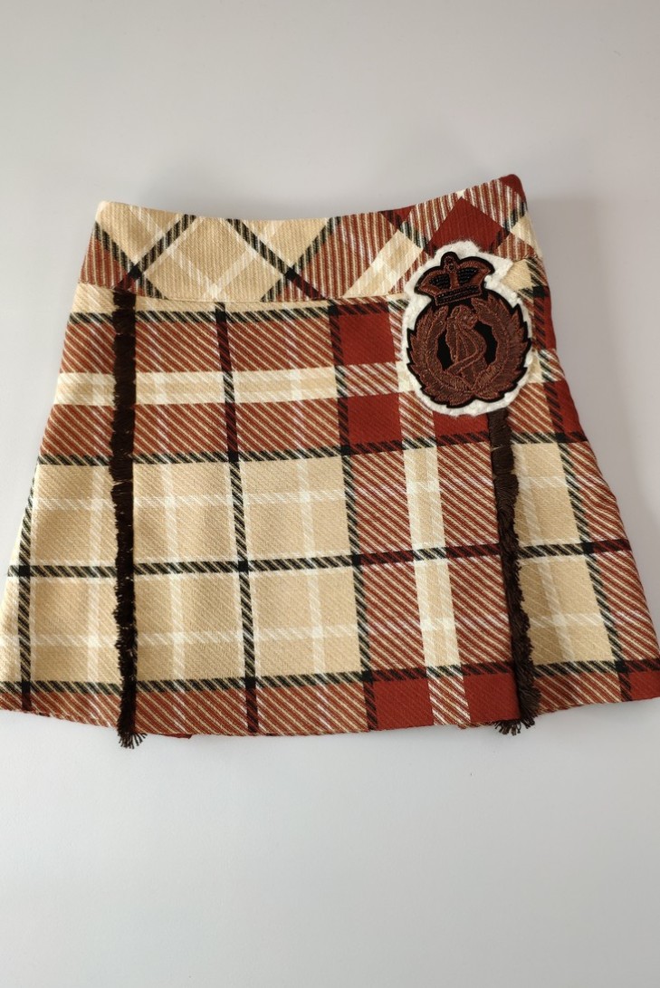FALDA CAMEL, MÓNACO. INVIERNO 20