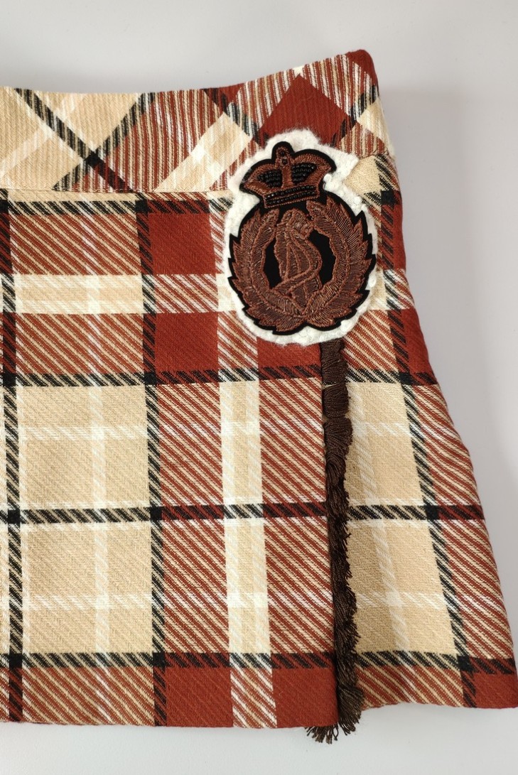 FALDA CAMEL, MÓNACO. INVIERNO 20