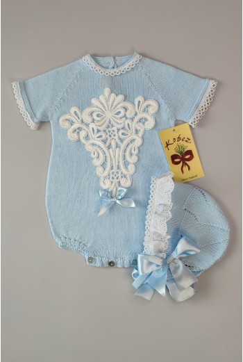 PELELE DE PUNTO UNISEX, CELESTE. INCLUYE CAPOTA. VERANO