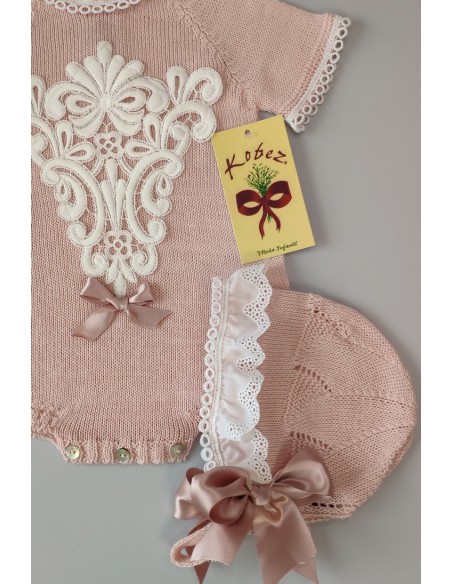 PELELE DE PUNTO UNISEX, ROSA EMPOLVADO. INCLUYE CAPOTA. VERANO