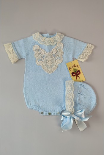 PELELE DE PUNTO UNISEX, CELESTE. INCLUYE CAPOTA. VERANO