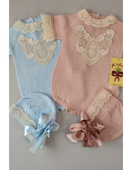 PELELE DE PUNTO UNISEX, CELESTE. INCLUYE CAPOTA. VERANO