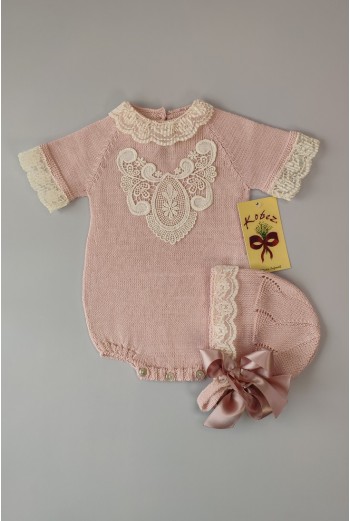PELELE DE PUNTO UNISEX, ROSA EMPOLVADO. INCLUYE CAPOTA.VERANO