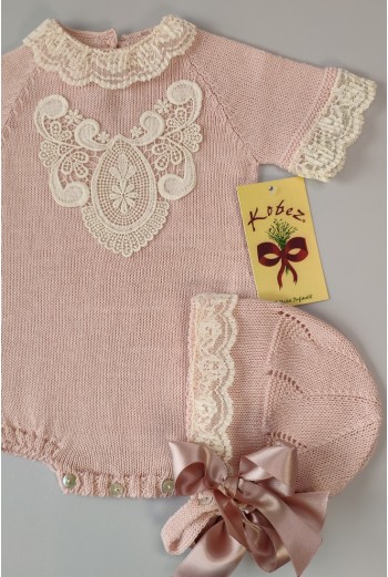 PELELE DE PUNTO UNISEX, ROSA EMPOLVADO. INCLUYE CAPOTA.VERANO 2