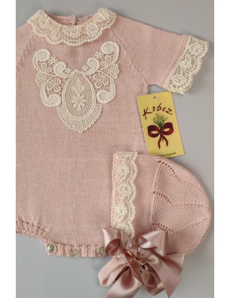 PELELE DE PUNTO UNISEX, ROSA EMPOLVADO. INCLUYE CAPOTA.VERANO