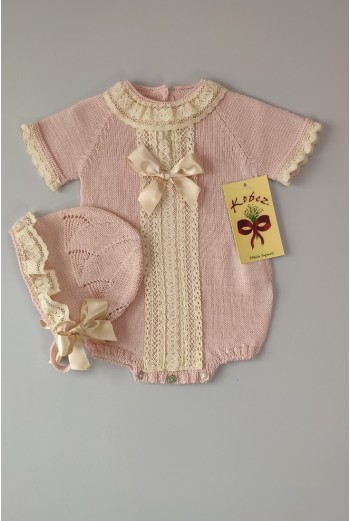 PELELE DE PUNTO UNISEX, ROSA EMPOLVADO. INCLUYE CAPOTA. VERANO