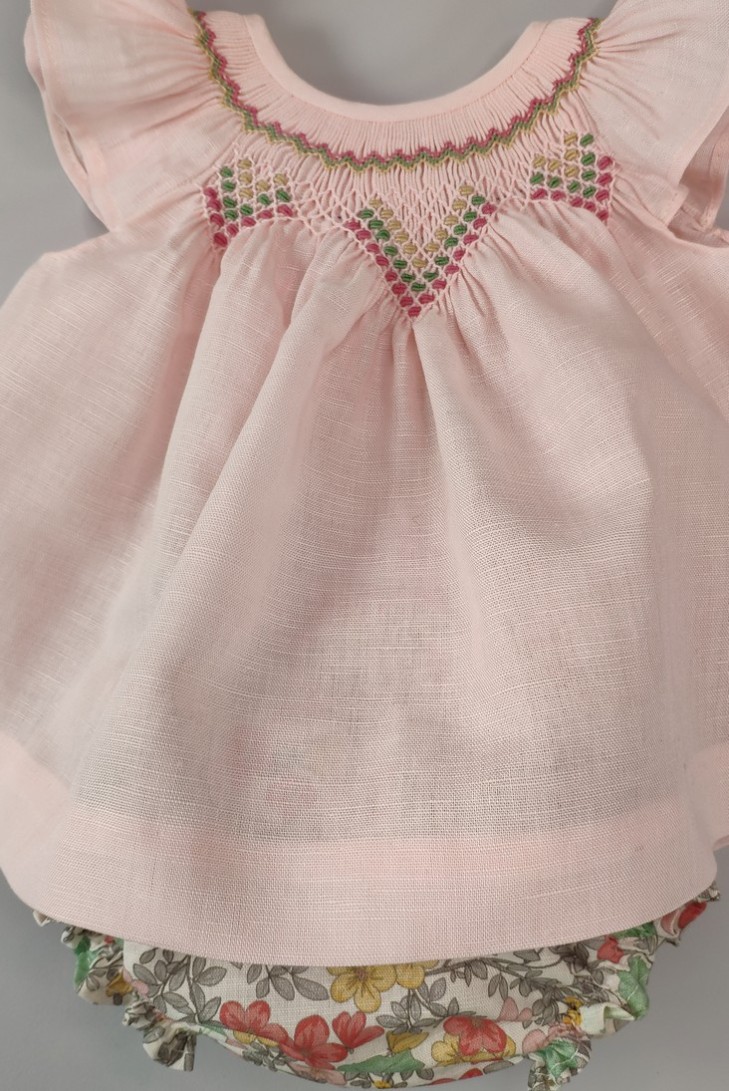 JESUSITO BORDADO SMOCK ROSA/FLORES. VERANO 21