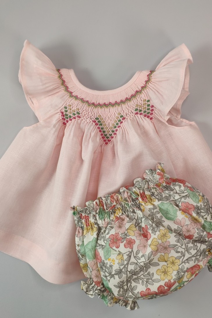 JESUSITO BORDADO SMOCK ROSA/FLORES. VERANO 21