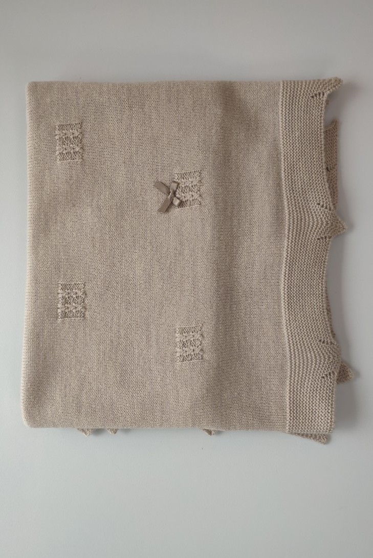 ARRULLO OCHOS LACITOS, PIEDRA. INVIERNO 21.