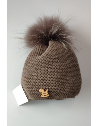 GORRO UNISEX CABALLITO CON POMPON DE PELO NATURAL, CASTOR. INVIERNO 21.