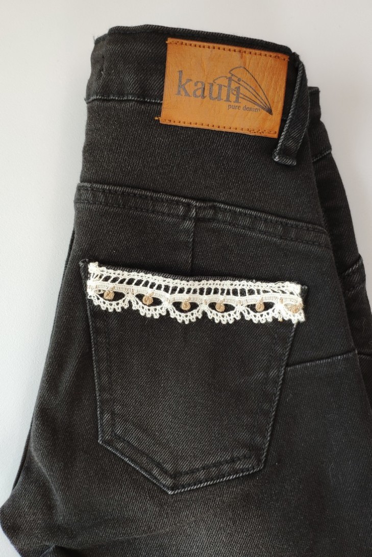 PANTALÓN VAQUERO NEGRO,TWEED. INVIERNO 21.