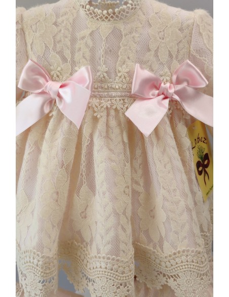 VESTIDO CON BRAGUITA Y CAPOTA CEREMONIA. MANGA 3/4.