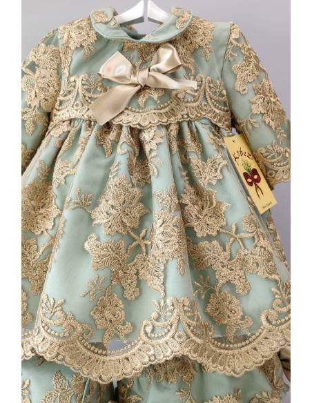 VESTIDO CON BRAGUITA Y CAPOTA CEREMONIA. MANGA 3/4 .