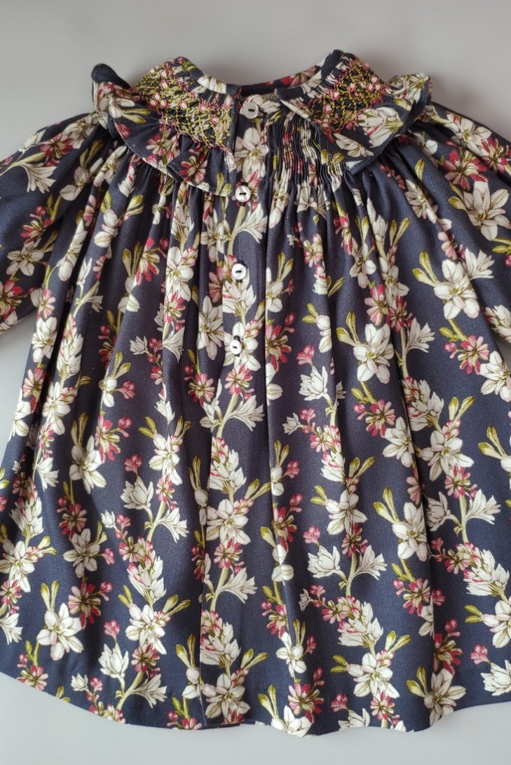 VESTIDO CUELLO NIDO FLORES. INVIERNO 21.