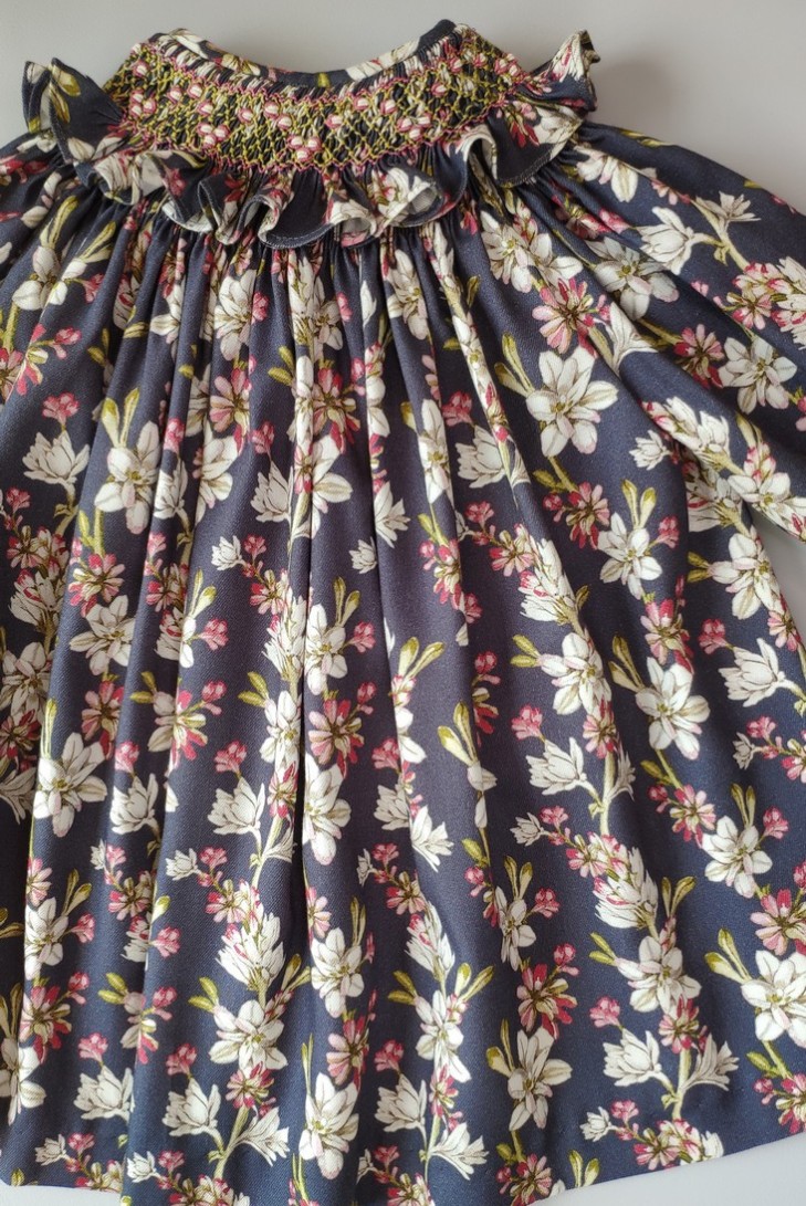 VESTIDO CUELLO NIDO FLORES. INVIERNO 21.