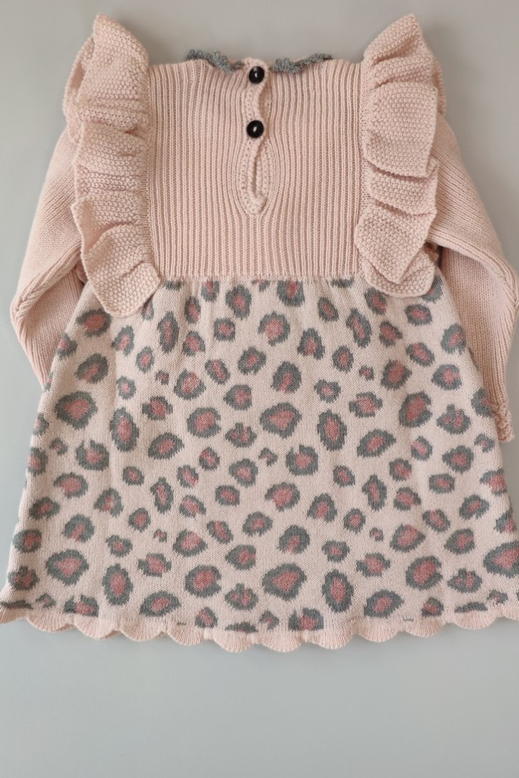 VESTIDO DE PUNTO LEOPARDO, ROSA NUDE. INVIERNO 21.