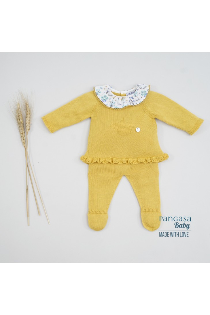 CONJUNTO PRIMERA PUESTA NIÑA "SPRING LOVER" DE PANGASA BABY, MOSTAZA. VERANO 22.