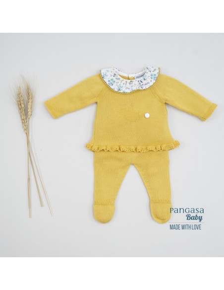 CONJUNTO PRIMERA PUESTA NIÑA "SPRING LOVER" DE PANGASA BABY, MOSTAZA. VERANO 22.