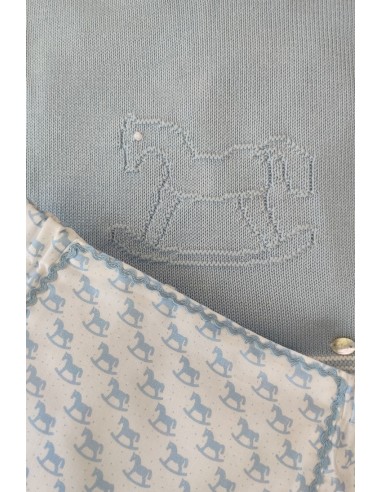 CONJUNTO NIÑO JERSEY CABALLITO Y CUBREPAÑAL, CELESTE NUDE. VERANO 22.