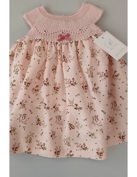 VESTIDO PUNTO CON TELA FLORES, ROSA NUDE. VERANO 22.