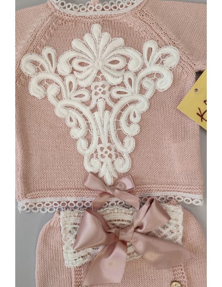 CONJUNTO BEBÉ NIÑA DE PERLÉ, ROSA EMPOLVADO. INCLUYE BRAGA Y CAPOTA. VERANO.