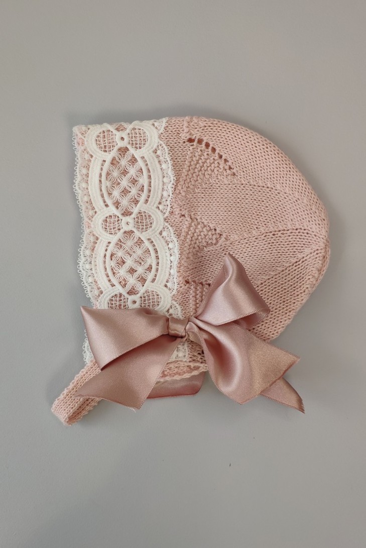 CONJUNTO BEBÉ NIÑA DE PERLÉ, ROSA EMPOLVADO. INCLUYE BRAGA Y CAPOTA. VERANO.