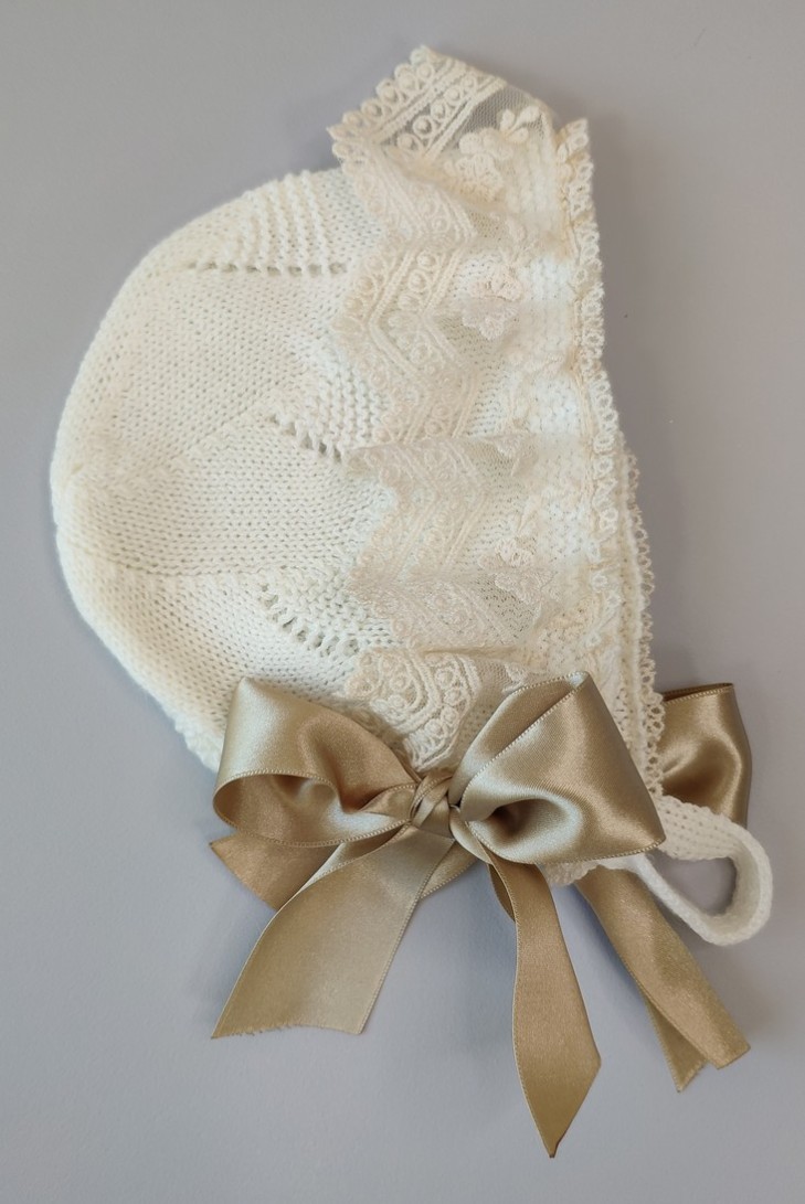 CONJUNTO BEBÉ NIÑA PERLÉ, BLANCO. INCLUYE BRAGA Y CAPOTA. VERANO.