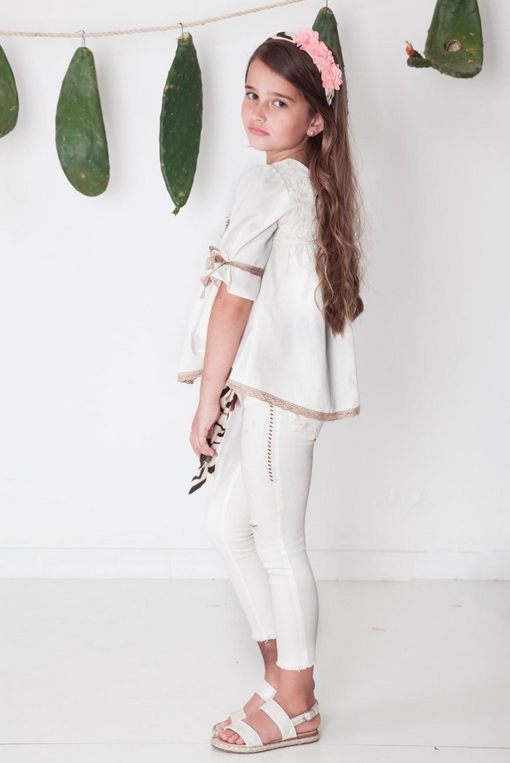 BLUSÓN NIÑA BEIGE, SAUVAGE. VERANO 22.