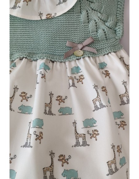 VESTIDO CON BRAGUITA "LITTLE JUNGLE" DE PANGASA BABY, VERDE EMPOLVADO. VERANO 22.