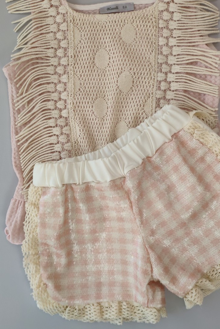 SHORT NIÑA ROSA LENTEJUELAS, BOHOCHIC. VERANO 22.
