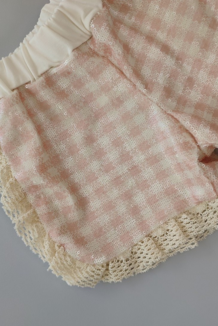 SHORT NIÑA ROSA LENTEJUELAS, BOHOCHIC. VERANO 22.