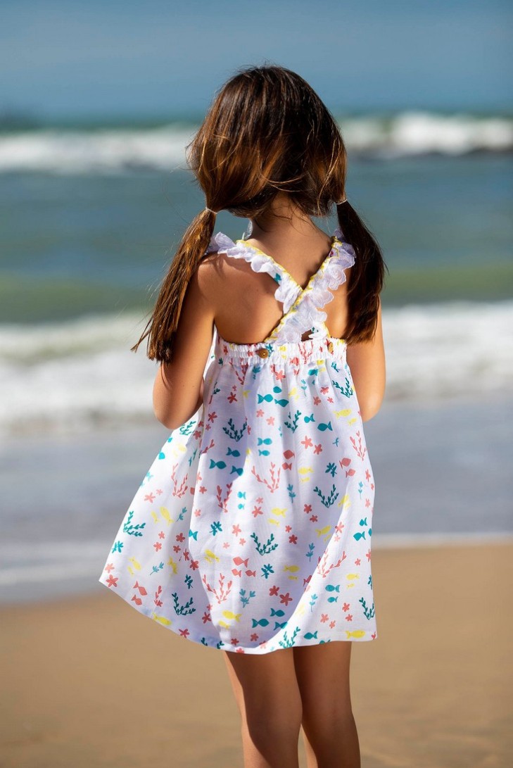 VESTIDO CON PUNTILLAS  PECES. KIDS CHOCOLATE.VERANO 22.