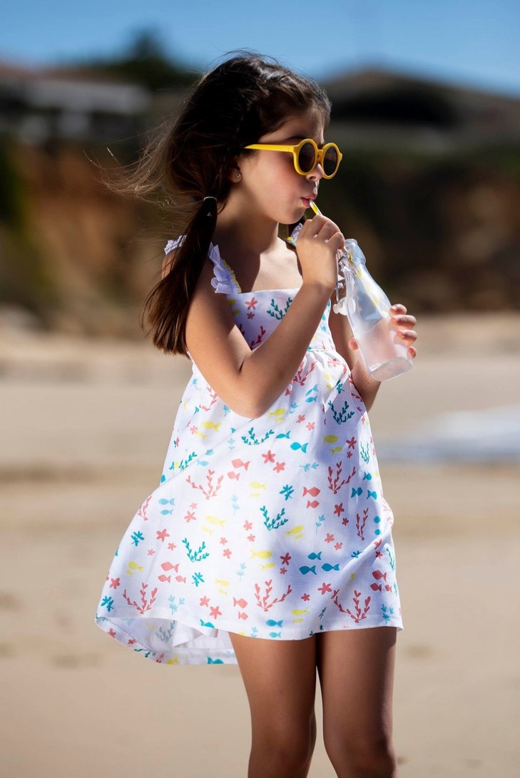 VESTIDO CON PUNTILLAS  PECES. KIDS CHOCOLATE.VERANO 22.