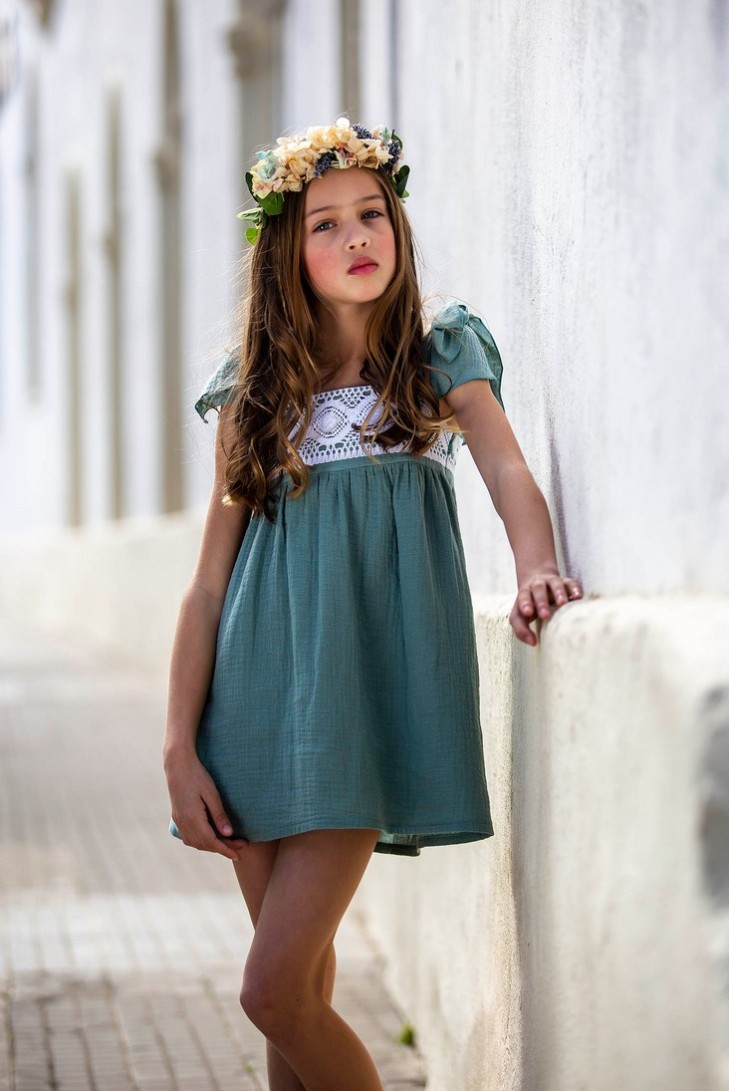 VESTIDO BÁMBULA GANCHILLO, TECKEL. KIDS CHOCOLATE.VERANO 22.
