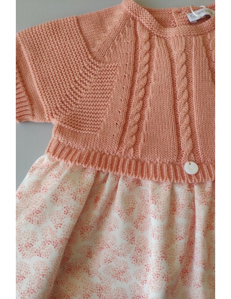 VESTIDO BEBÉ NIÑA ESTAMPADA COLOR SALMÓN OSCURO DE WEDOBLE.
