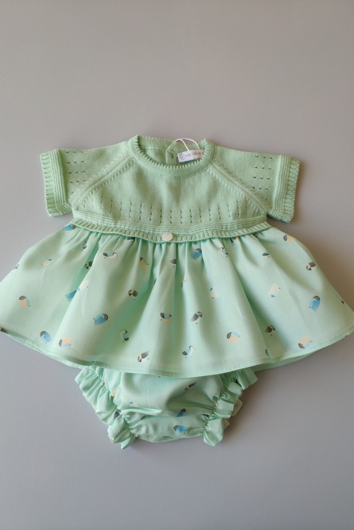 CONJUNTO BEBÉ NIÑA CAMISA Y BRAGUITA COLOR VERDE DE WEDOBLE.