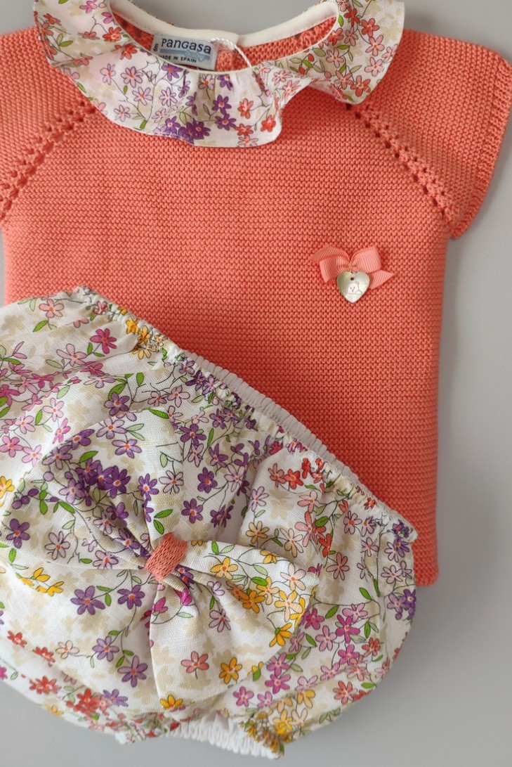 CONJUNTO NIÑA "SWEET OLIVE" DE PANGASA BABY, CORAL. VERANO 22.