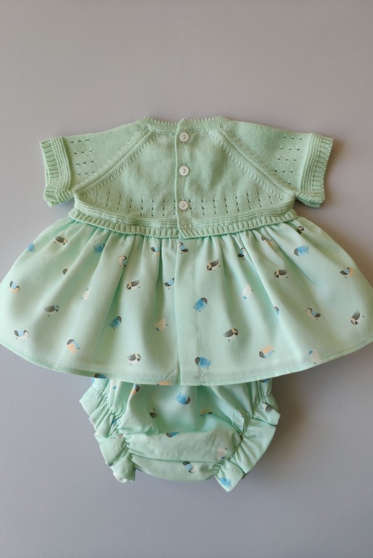 CONJUNTO BEBÉ NIÑA CAMISA Y BRAGUITA COLOR VERDE DE WEDOBLE.