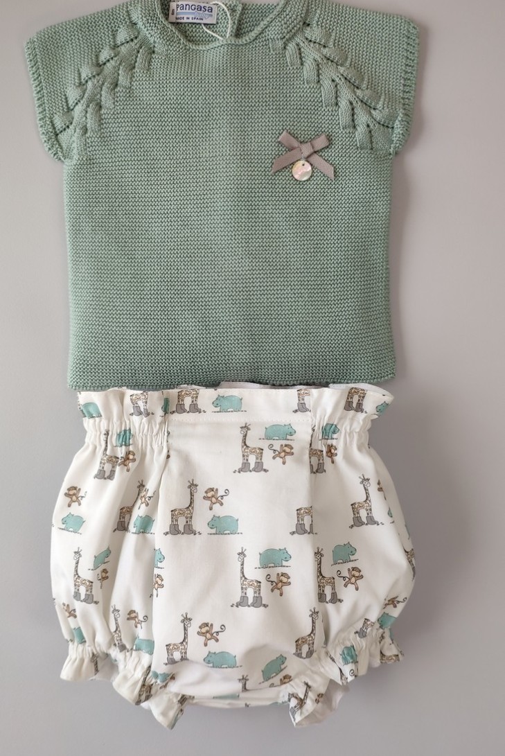 CONJUNTO NIÑA "LITTLE JUNGLE" DE PANGASA BABY, VERDE EMPOLVADO. VERANO 22.