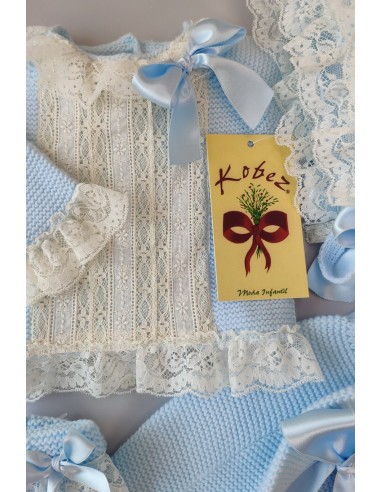 CONJUNTO UNISEX DE PUNTO (4 PIEZAS), CELESTE. INVIERNO.