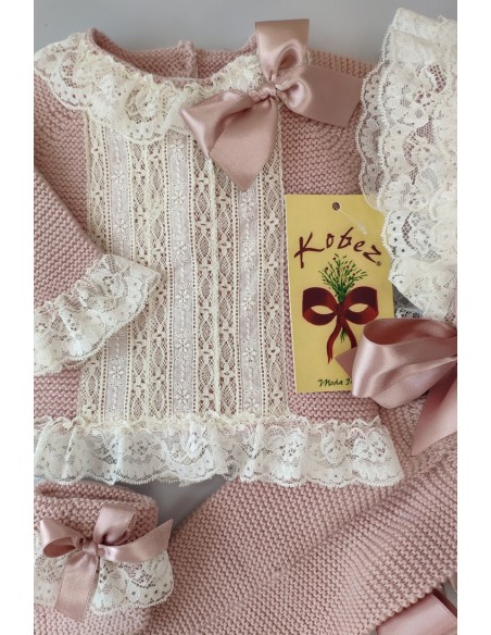 CONJUNTO UNISEX DE PUNTO (4 PIEZAS), ROSA EMPOLVADO. INVIERNO.