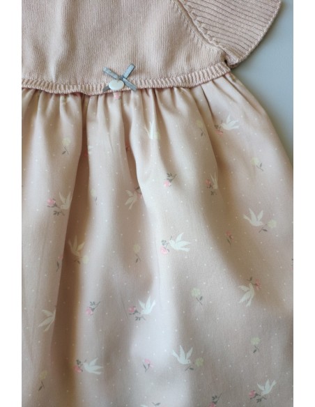 VESTIDO BEBÉ NIÑA ESTAMPADO PALOMAS COLOR ROSA MEDIO DE WEDOBLE.