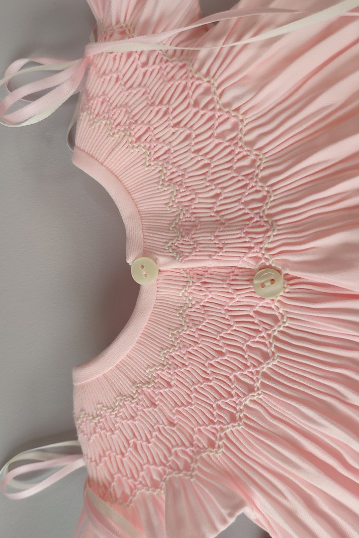 JESUSITO PUNTO SMOCK VIELLA ROSA-CRUDO. INVIERNO 22.